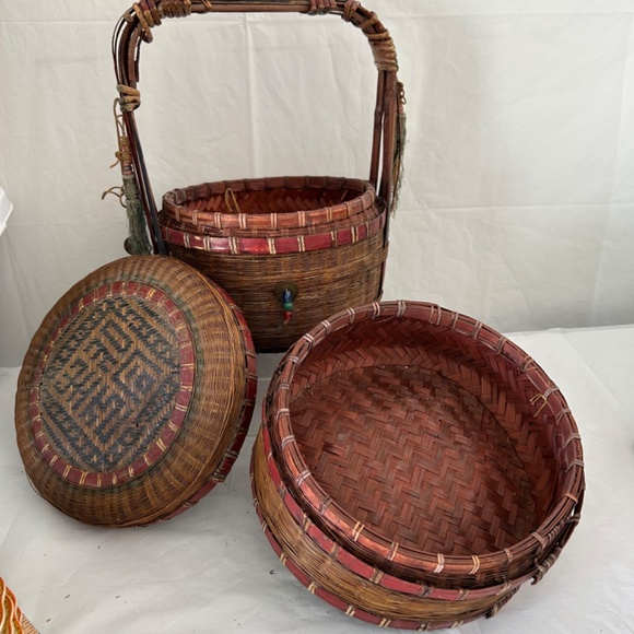 VINTAGE Antique Chinese Wedding Basket 2 Tier RARE Top & Wicker & Bamboo Cane - Picture 4 of 12